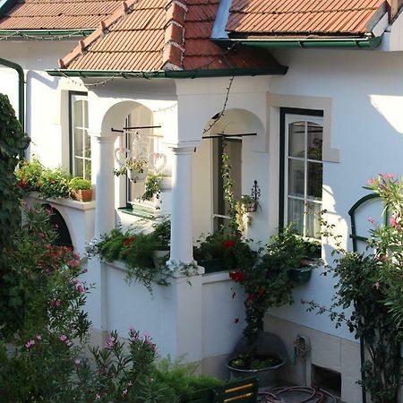 Appartement "Blumengassl" Mörbisch am See Exterior foto