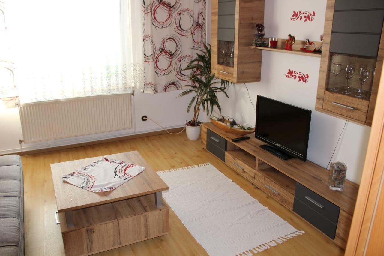 Appartement "Blumengassl" Mörbisch am See Exterior foto
