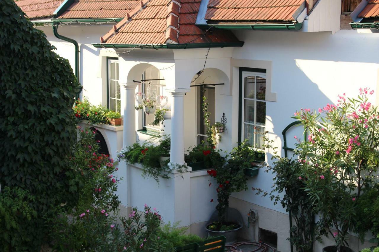 Appartement "Blumengassl" Mörbisch am See Exterior foto